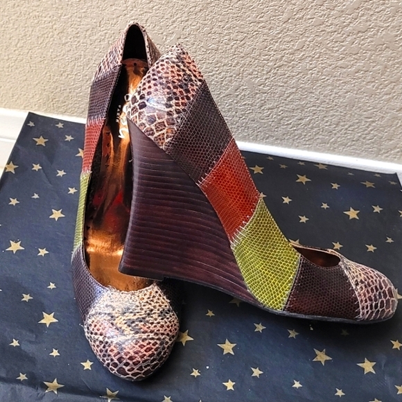 BCBG Shoes - BCBG WEDGES